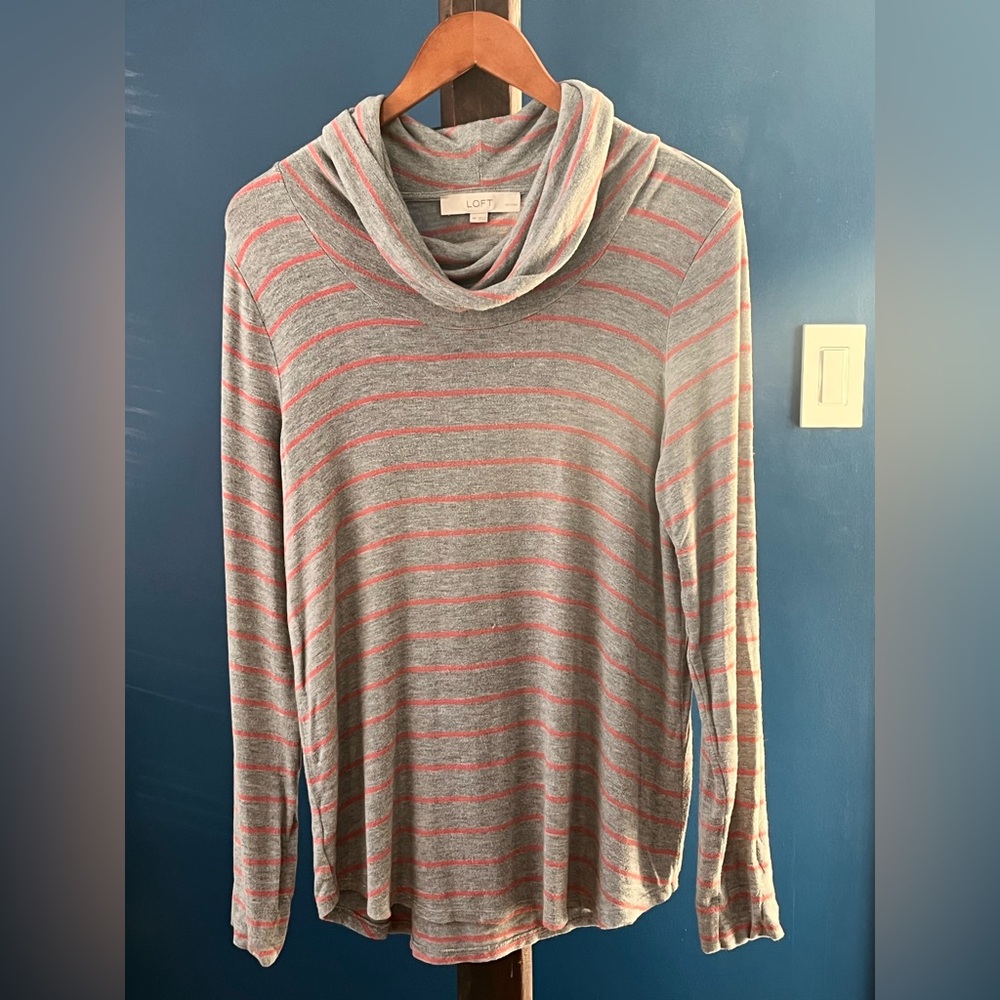 LOFT Petite Cowl Neck Lightweight Top-Medium Petite gray with coral stripes EUC